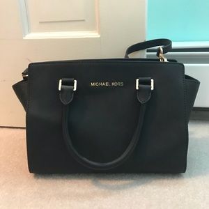 AUTHENTIC Michael Kors Selma Med Top Zip Satchel